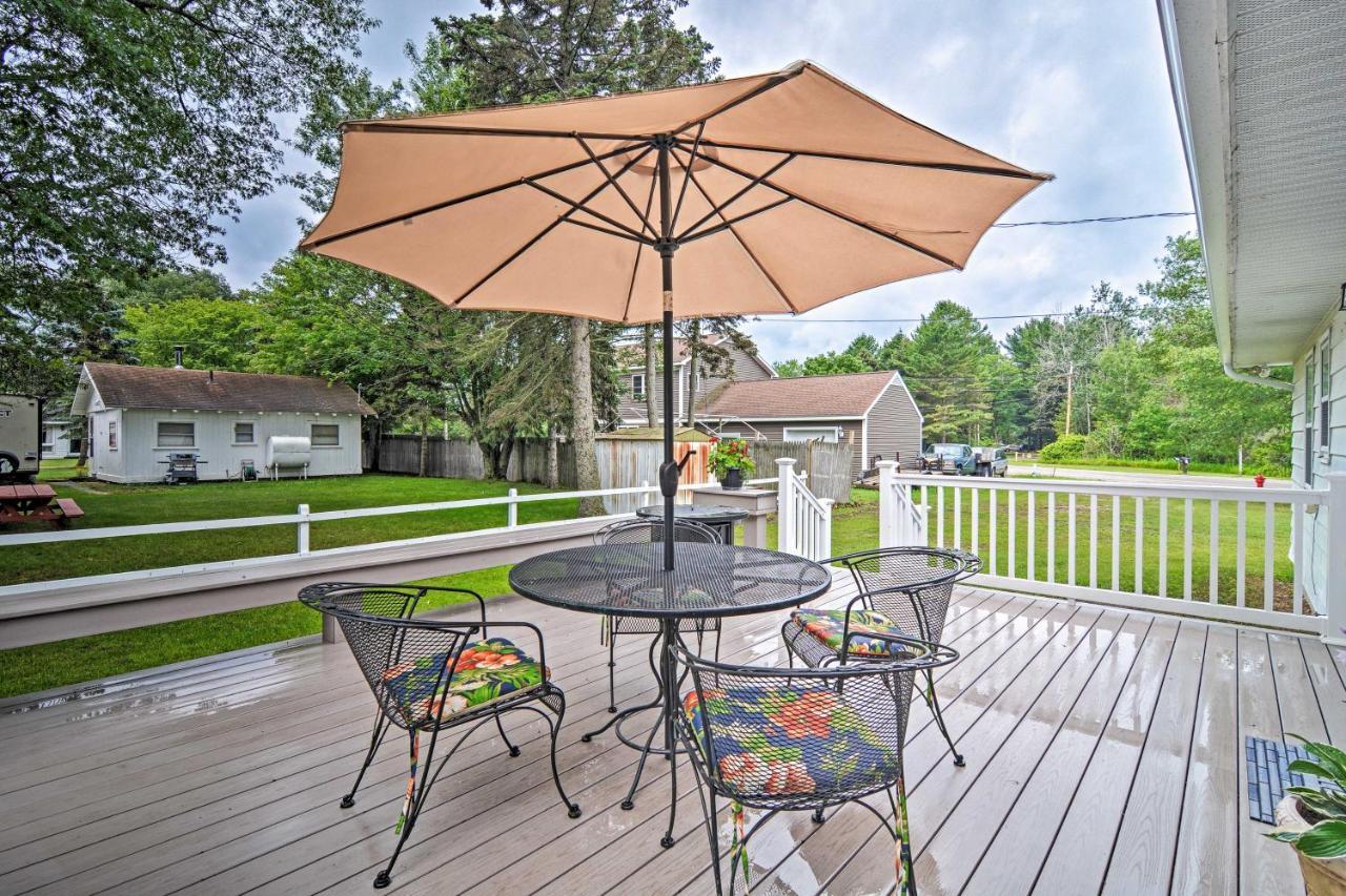 East Tawas Lake Huron House With Grill And Beach Access! מראה חיצוני תמונה