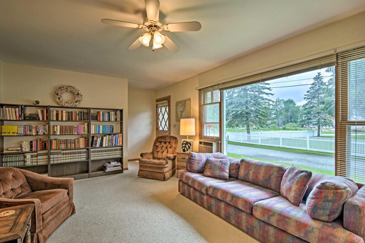 East Tawas Lake Huron House With Grill And Beach Access! מראה חיצוני תמונה