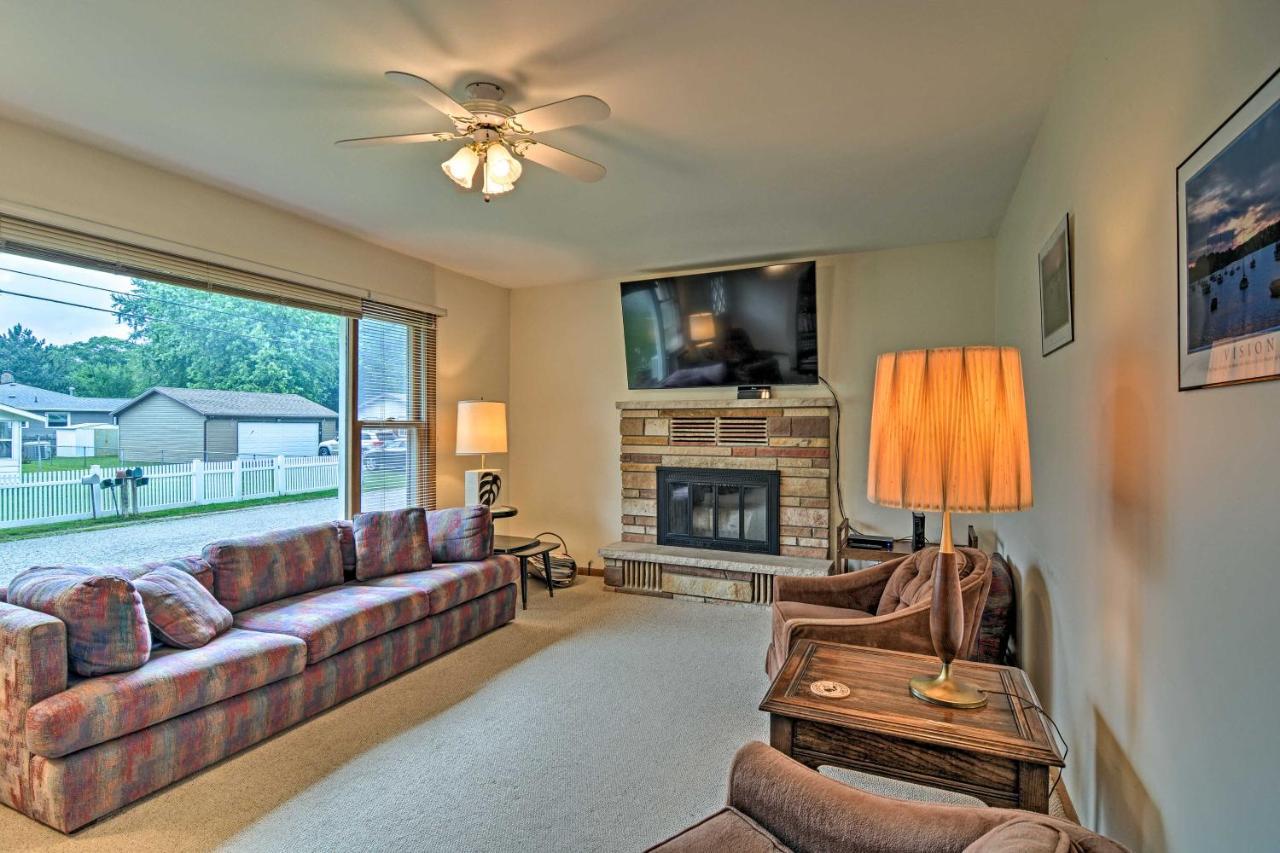 East Tawas Lake Huron House With Grill And Beach Access! מראה חיצוני תמונה