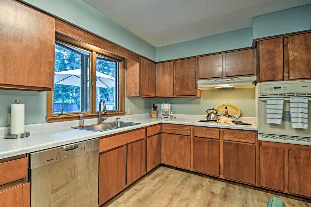 East Tawas Lake Huron House With Grill And Beach Access! מראה חיצוני תמונה