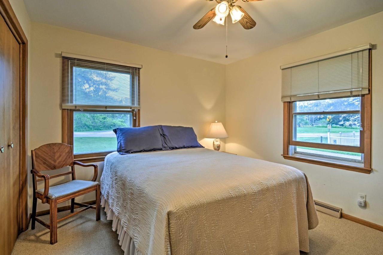 East Tawas Lake Huron House With Grill And Beach Access! מראה חיצוני תמונה