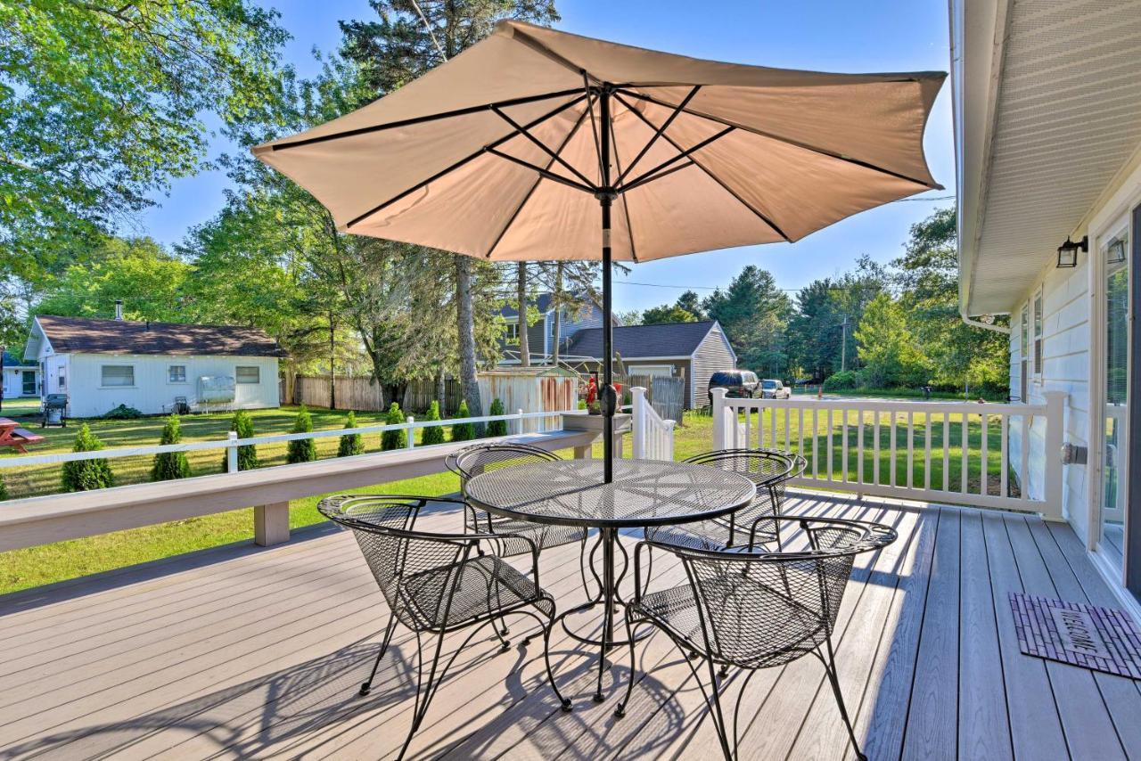 East Tawas Lake Huron House With Grill And Beach Access! מראה חיצוני תמונה