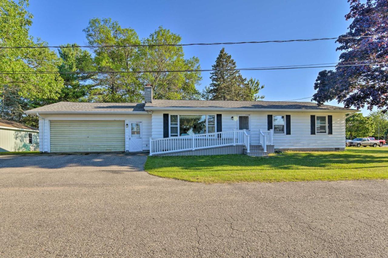 East Tawas Lake Huron House With Grill And Beach Access! מראה חיצוני תמונה