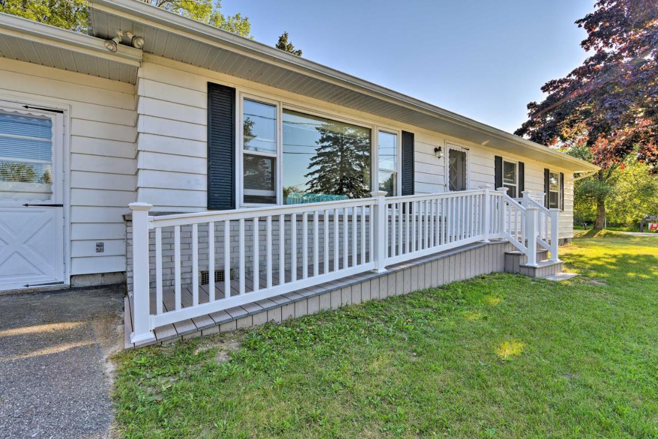 East Tawas Lake Huron House With Grill And Beach Access! מראה חיצוני תמונה